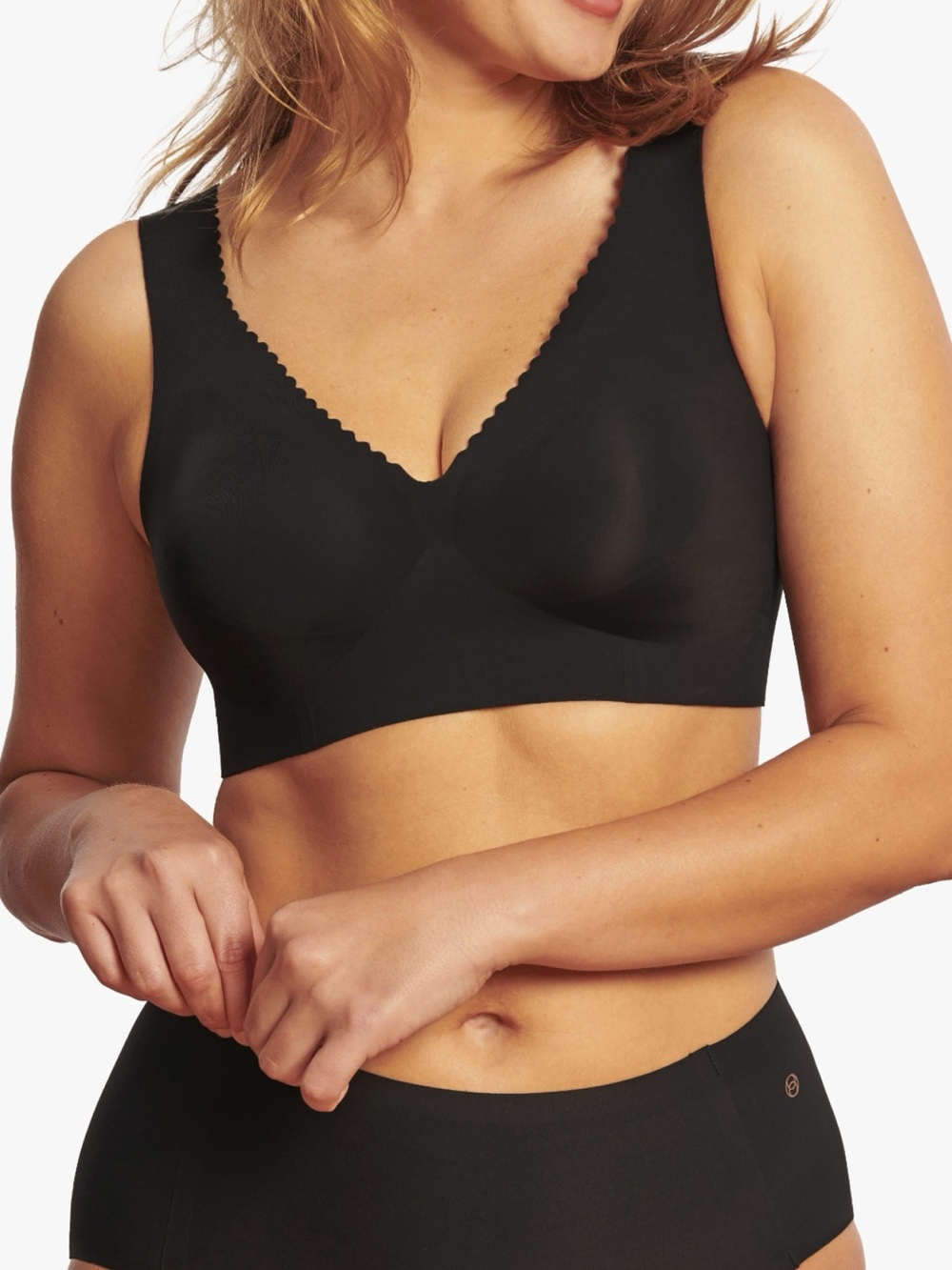 Evelyn & Bobbie The Evelyn Bra Black Size S Scalloped Seamless Wireless EUC